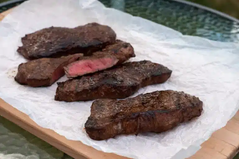 Kan katter spise grillet kjøtt? Bild