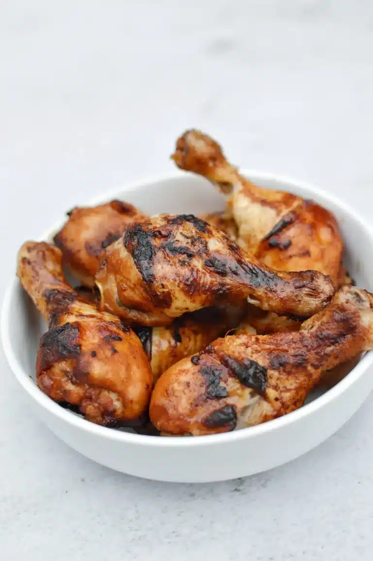 Kan katter spise kyllingbein? Bild